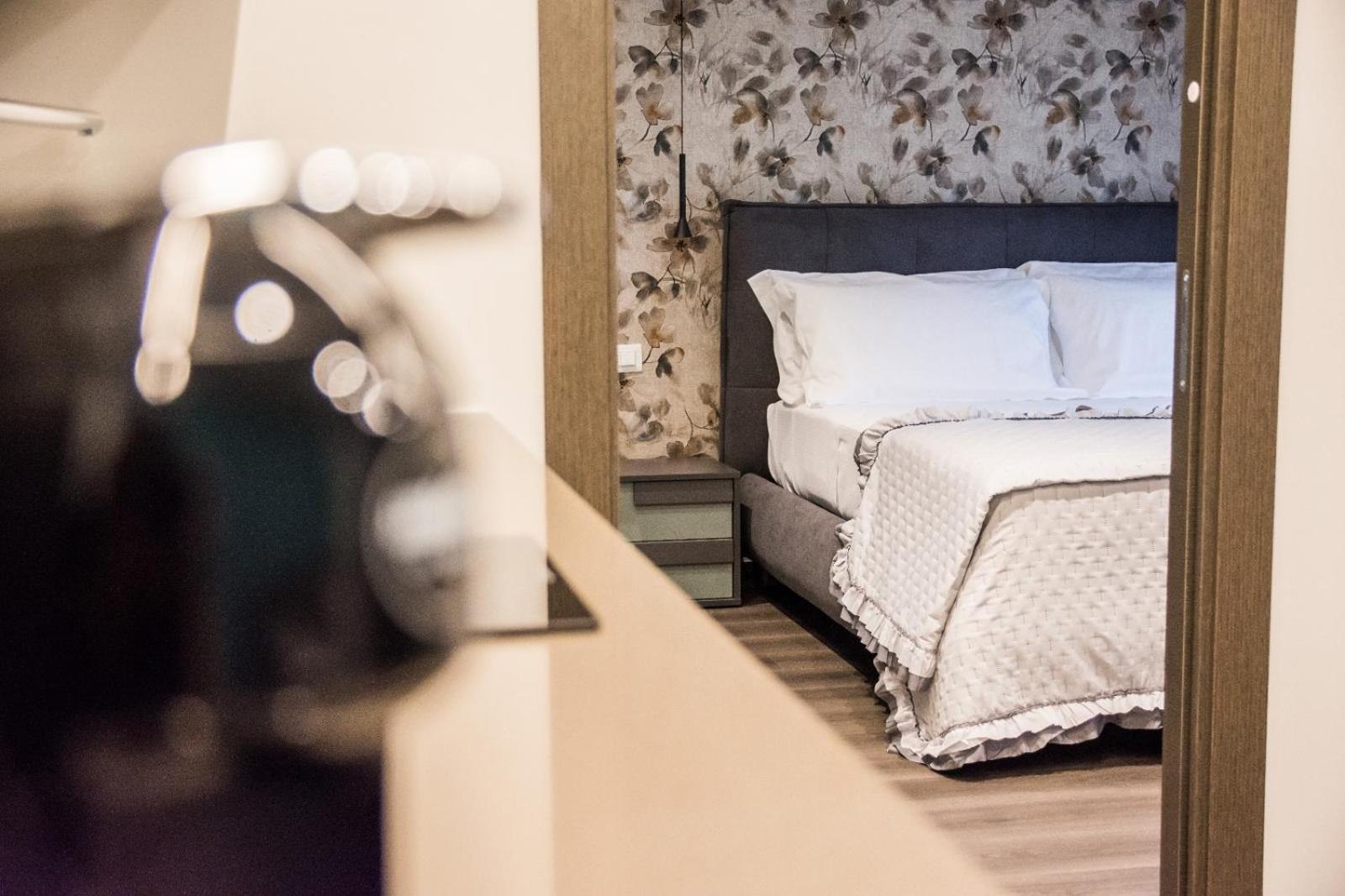 Ninary Apartments A Due Passi Dal Centro Storico Alba  Ngoại thất bức ảnh
