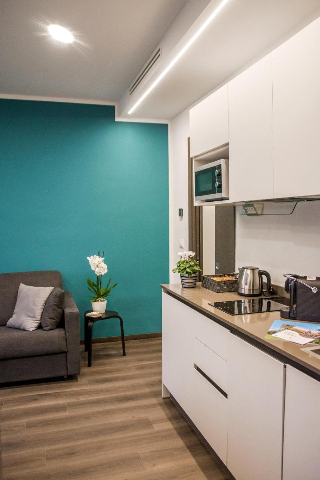 Ninary Apartments A Due Passi Dal Centro Storico Alba  Ngoại thất bức ảnh